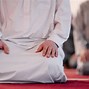 Mimpi Sholat Diganggu Orang Lain Pertanda Apa